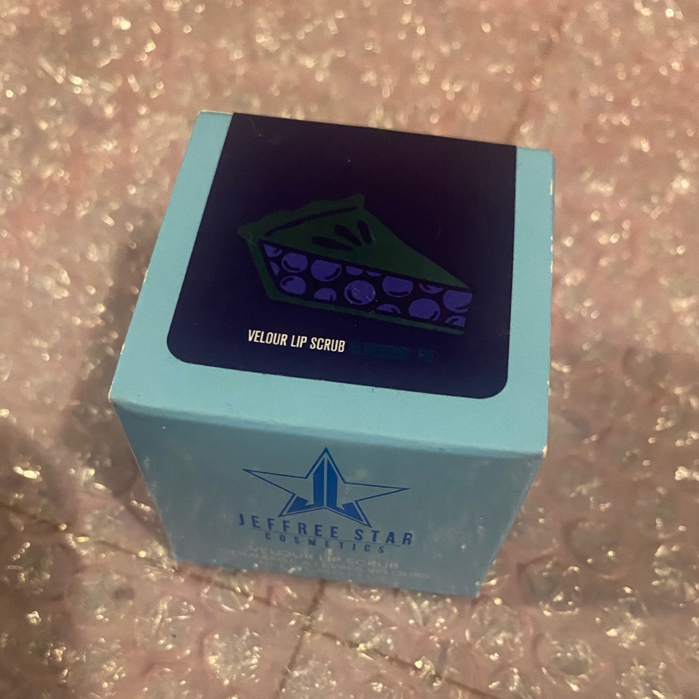 Jeffree star lip scrub – blueberry pie NIB